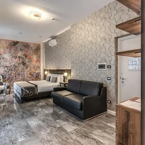 Apollo Boutique 4*, Rom Italien