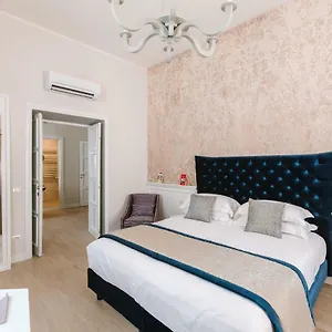 Rhea Silvia Luxury Navona 2*, Rom Italien